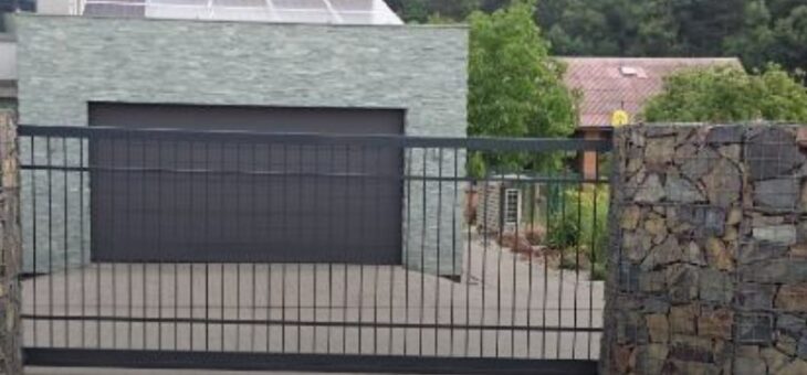 Jak vybrat správný plot a bránu pro váš domov